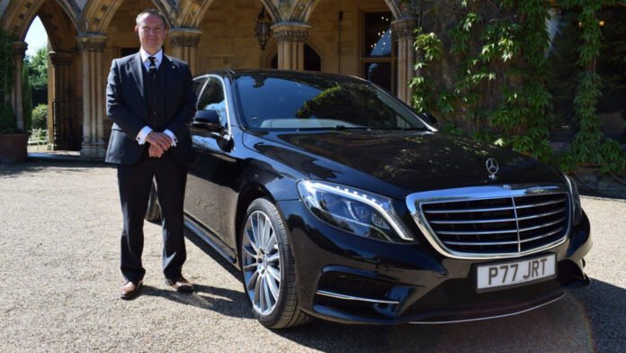 Executive Chauffeur Service: The Ultimate Luxury Travel Experience